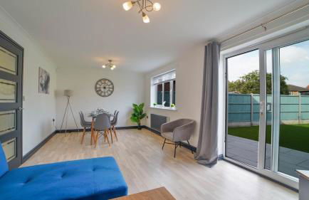 Spacious and Lovely 3-bed Home in Sleaford by Renzo, Driveway, Sleeps 6! - Foto 5