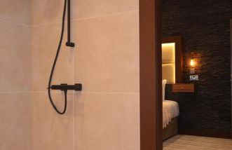 Afan Valley Hotel Suites Elegant Valley Stay for Contractors with Digital Access - Foto 4