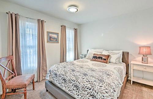 Near Trails, Lakes and Golf Pinetop Home with Deck - Foto 18