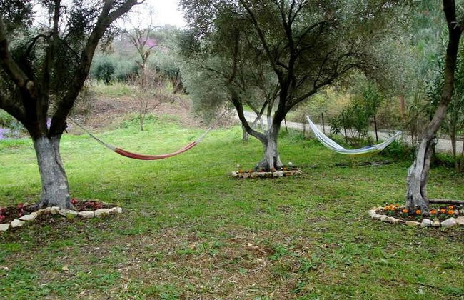 Cute Yellow Handmade House With Garden - Foto 34