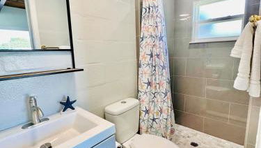 Cottage 33, Pineapple Place - Dora Canal Court - a downtown, waterfront community - Foto 4, towels, Shower