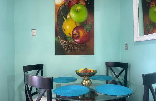 Convenient and Private Downtown 1BR Near Beach - Foto 8