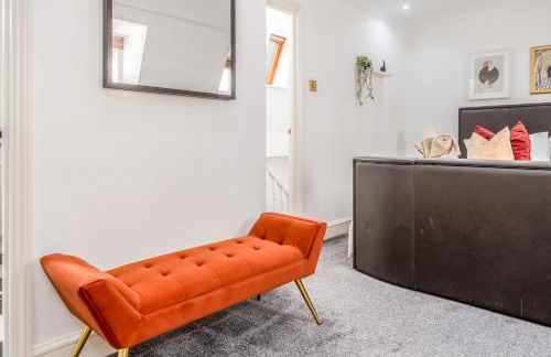 Charming 3-Bedroom London Townhouse Balcony - Foto 6