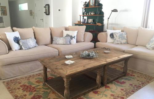 Beach House Brotonss - Photo 20