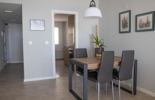 Precioso apartamento frente a la playa con piscina - Foto 27