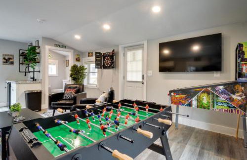 Modern Stark Home with Game Room, Grill and Fire Pit - Foto 21