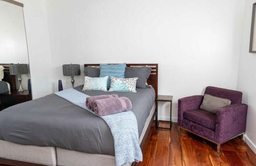 Chic SD Basecamp - Walk to Downtown - Foto 28