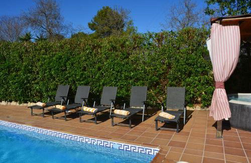 Villa Sitges Ilusión 15 minutes by car from Sitges Sleeps 16 people XXL swimming pool - Foto 10