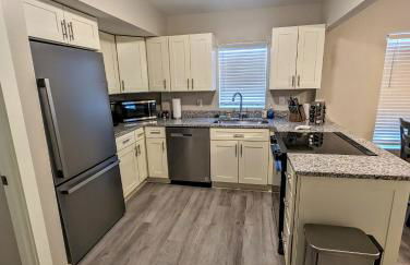 Zoobilee-on Zoo Blvd - Foto 10