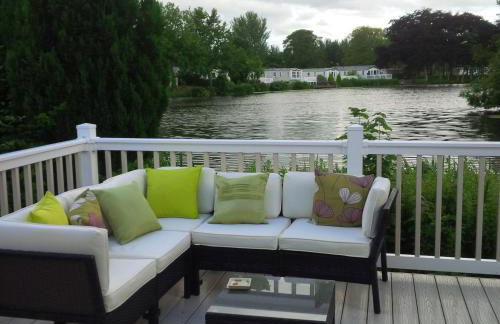 Haggerston Lola the Lodge and Betty the Van - Foto 1