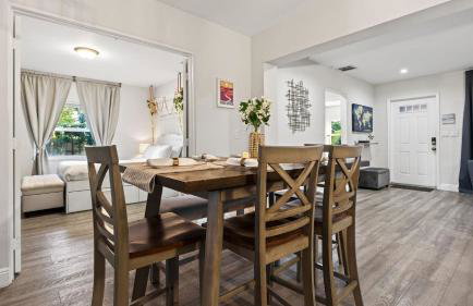 Hot Tub Firepit Deck 10mins to Beach Near Las Olas Middle Terrace Cottage by AvantStay - Foto 17