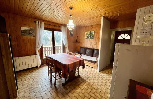 Chalet cosy en bordure de forêt avec wifi, terrasse et équipements complets à Rochesson - FR-1-589-235 - Foto 13