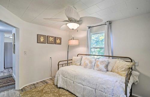 Stylish Dog-Friendly Bungalow Steps to Elk Lake - Foto 17