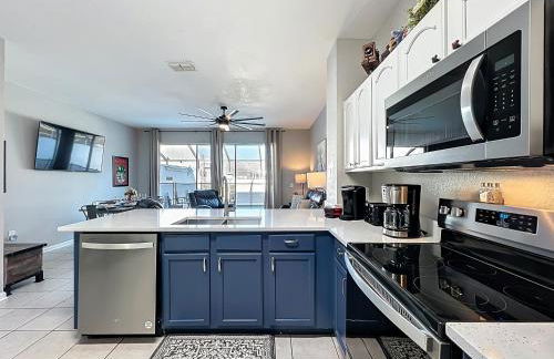 Private Pool Disney Townhome - Walk to Water Park - Foto 25