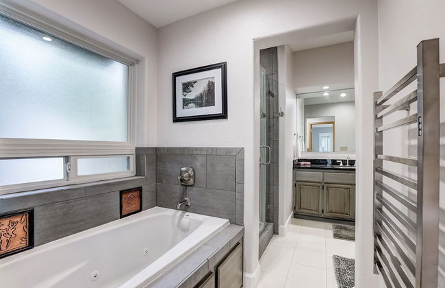 Nestled Pines Retreat Hot Tub, Pool Tahoe, Foosball, +more! - Foto 16