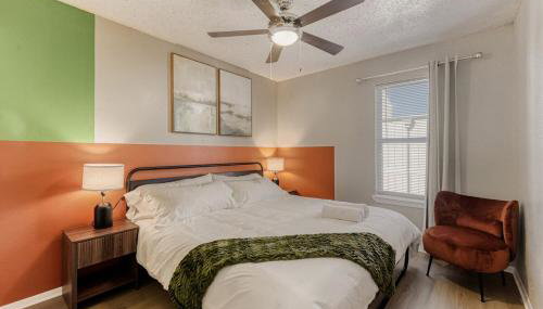 Serene King Suite Getaway - Sleeps 4 - Pool, Pkg - Foto 4