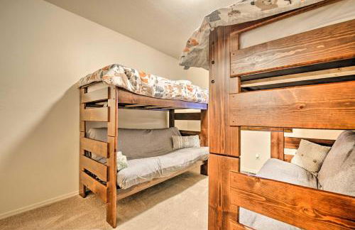 Deck and Gas Grill Spacious Pinetop Cabin - Foto 18