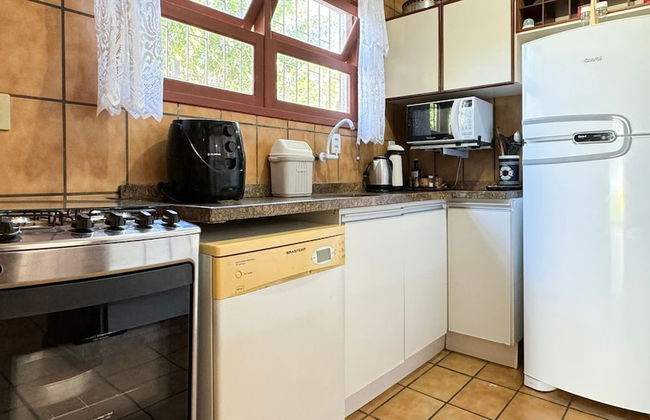 Casa Aconchegante a 100 metros da praia - Photo 15