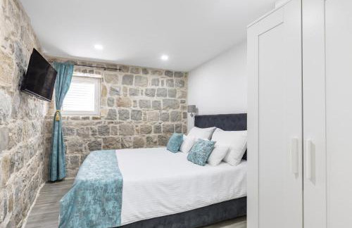 Heritage apartman Geza in centar with private parking - Photo 12