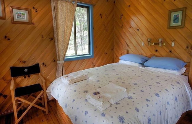 Wisteria Cottage and Cabins - Photo 6