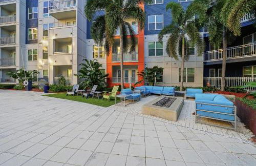 Stylish 2BR w Pool Pet-Friendly Unit #13 - Foto 39