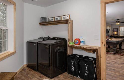 Boone Getaway Dog Friendly, Hot Tub, Fire Pit! - Foto 31