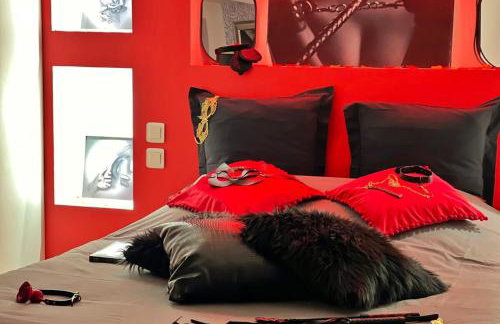 Dark Room Perpignan aux 50 nuances Jacuzzi Privé - Foto 7