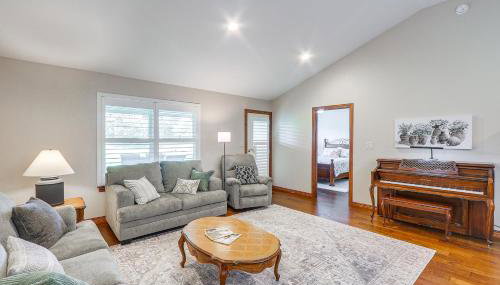 2 Mi to Main Street Family Home in Winfield! - Foto 5