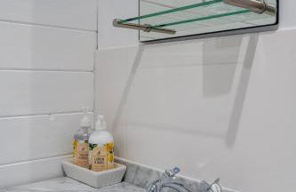 Walliswood Lodge - Wood Burner, Air Con & Wi-fi, Rural Retreat - Foto 33