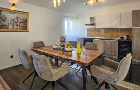 Lovely Apartment In Kucice With Wifi - Photo 3