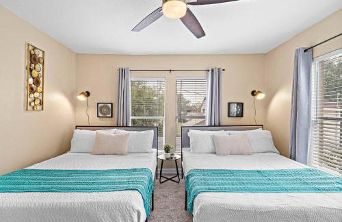 Nr DT, Med Center, Midtown Sleeps 16 Game Room - Photo 30