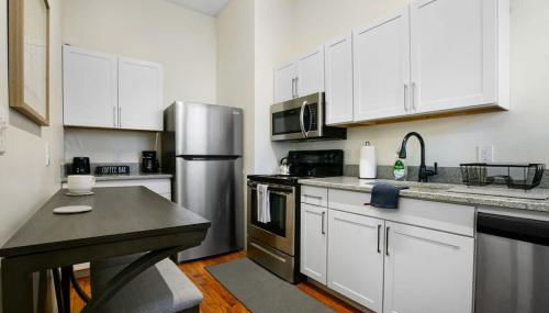 Victorian Cozy Retreat Steps to Cleveland Clinic - Foto 3