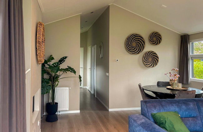 Beautiful Chalet With Airco, in a Holiday Park - Foto 7