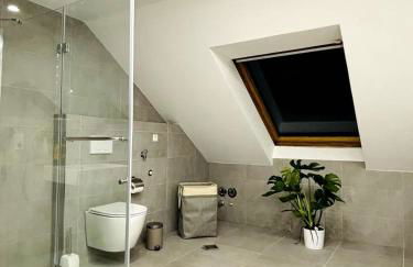 REMA Homes - Dachgeschoss Klima 3x Queen-Size Balkon Küche TV - Foto 21