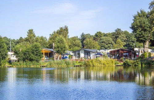 Lakes and woodlands hiking Overstone Holiday Park - Foto 93