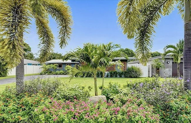 Beach Bliss 10 Mins to Waves 3BR Oasis With Pool - Foto 24