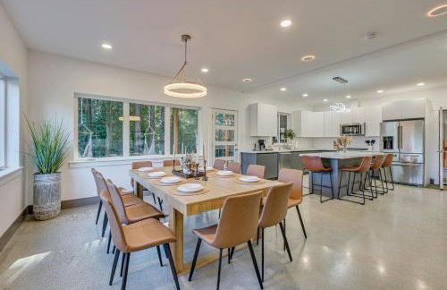 Waterfront Patio! Stylish Family Home in Everett - Photo 9