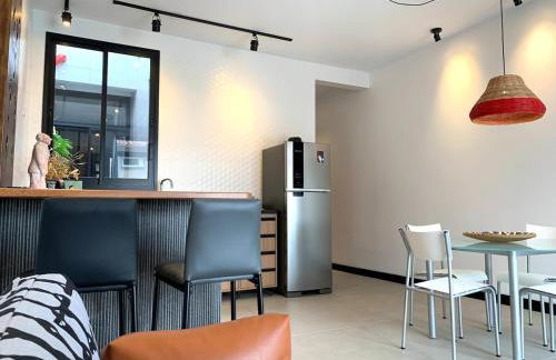 Casa linda, ótima localização, 2 vagas de garagem - Foto 5