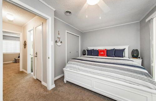 Fairfield Bay Gem with pool access and 4 Mi to Lake - Photo 5