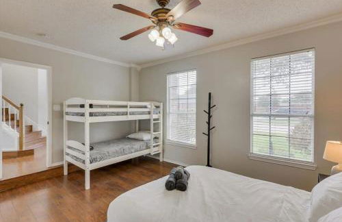 Amazing Modern Spacious Home with Pool - Foto 25