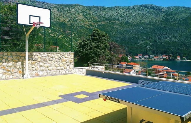 Holiday Home with Private heated Pool, Sea view & Basketball Court - Foto 25