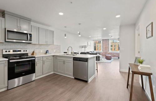 King Bed J and K on Main Luxury Apartment 403 - Foto 7