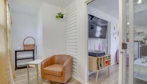 Walk to Memorial Stadium Family Home with Patio - Foto 5