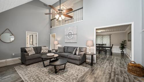 Relax In This 4BR Retreat With Screened Snug Porch - Foto 2