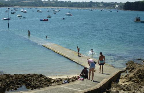 House in Terenez with Stunning Harbour Views - Photo 18