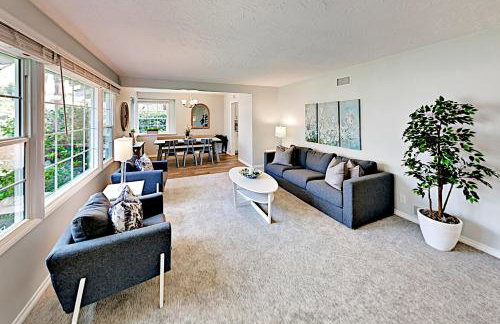 Evening Oasis - Photo 1