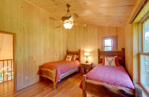 Riverfront West Virginia Cabin with Screened-In Deck - Foto 23