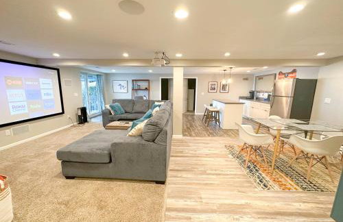 Lakefront 5 Bedroom Vacation Home - Sleeps 12! - Foto 25