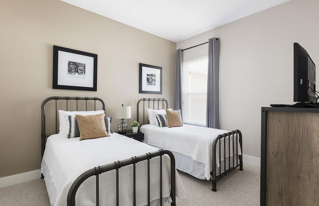 3 BR 3BA Villa 5min Disneyworld Hot Tub BBQ - Foto 6