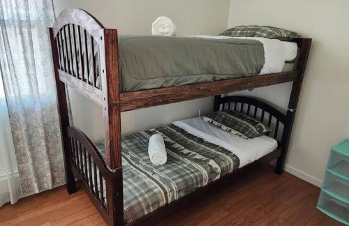 RentalsOP NJ01 Full house minutes from NYC, near to metlife, American Dream - Photo 9